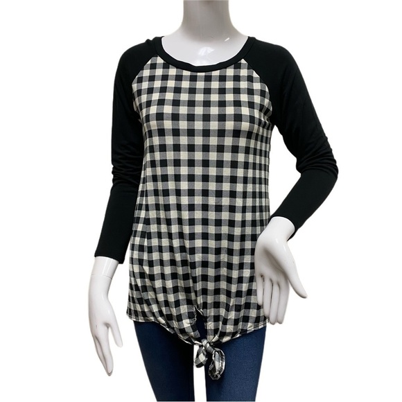 Size Medium Plaid Design Womens - Picture 1 of 6